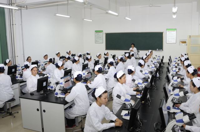 曲靖医学高等专科学校五年制大专